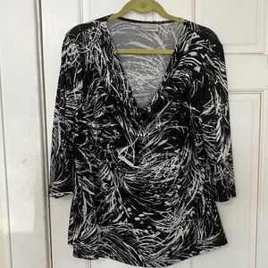 Avenue Black and White Patterned Blouse/ 3/4 Sleeves